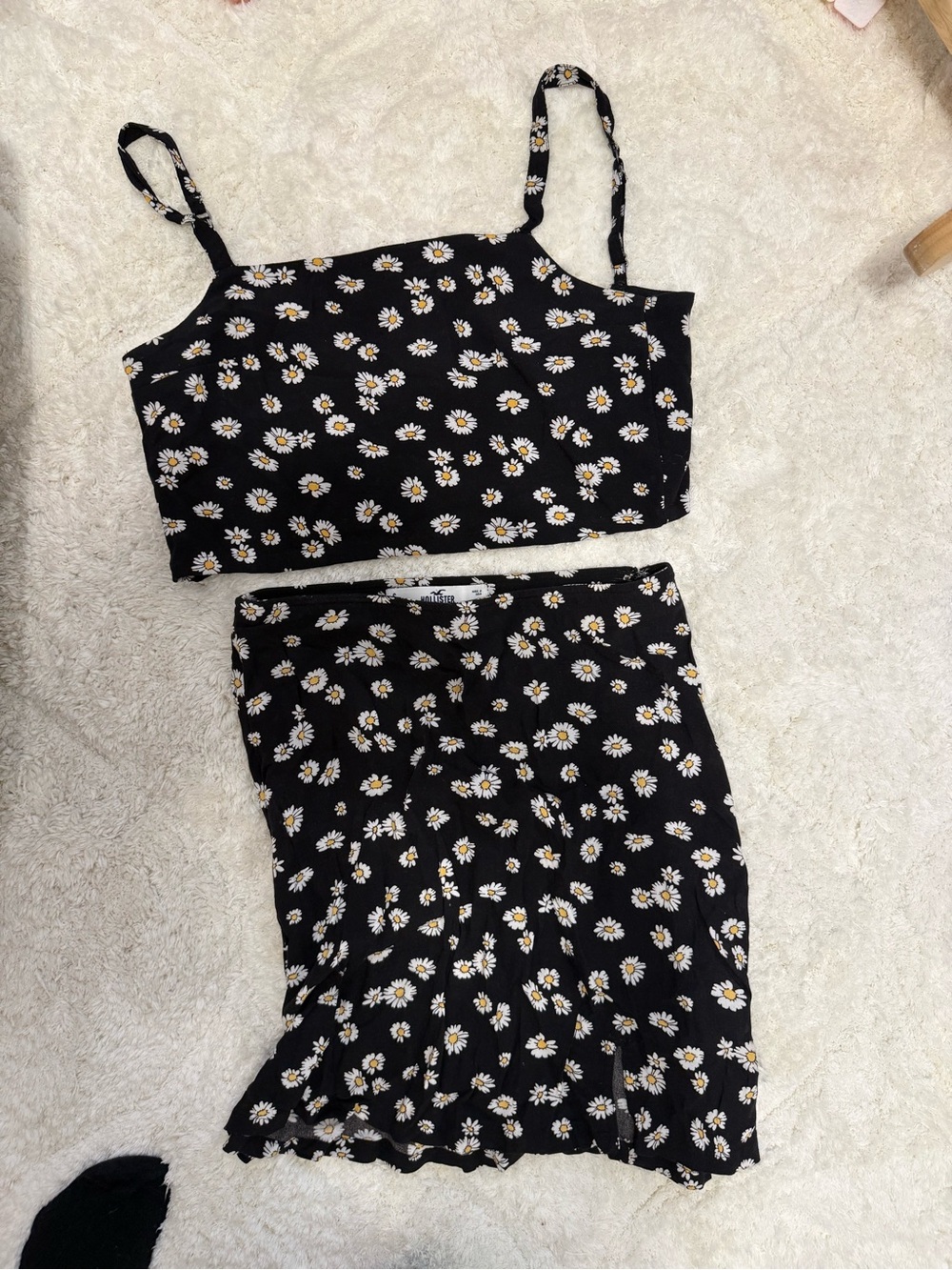 Hollister Black Daisy Print Mini Skirt